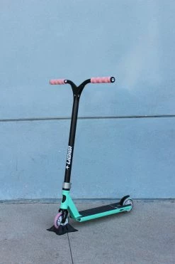 Scooter Farm Custom Build #2 Lucky And Envy